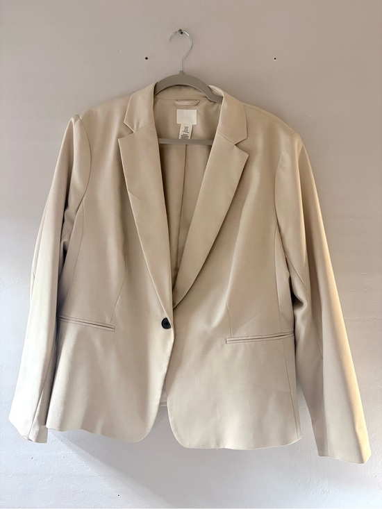H&M Jackets & Blazers - H&M Cream Blazer